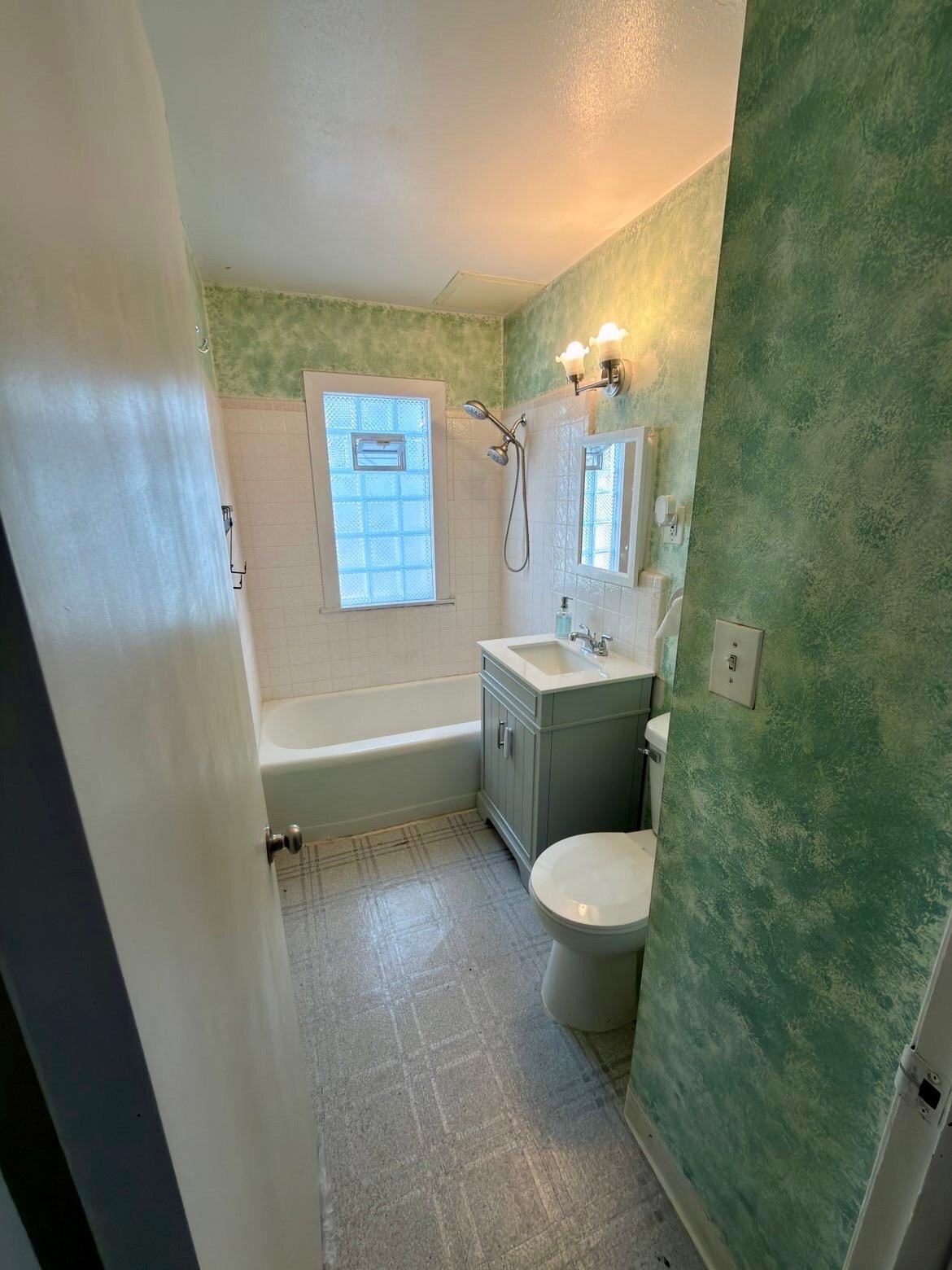 Building Photo - 1730 S 71st St