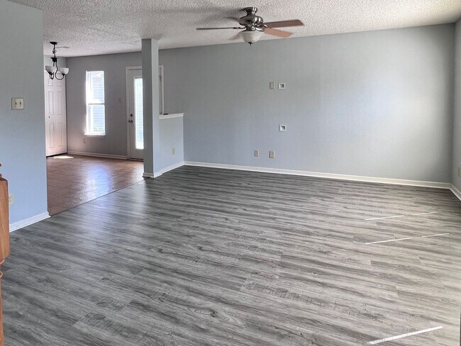 Building Photo - 2726 Chilton Dr