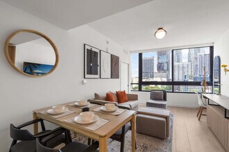 Building Photo - 225 N Miami Ave