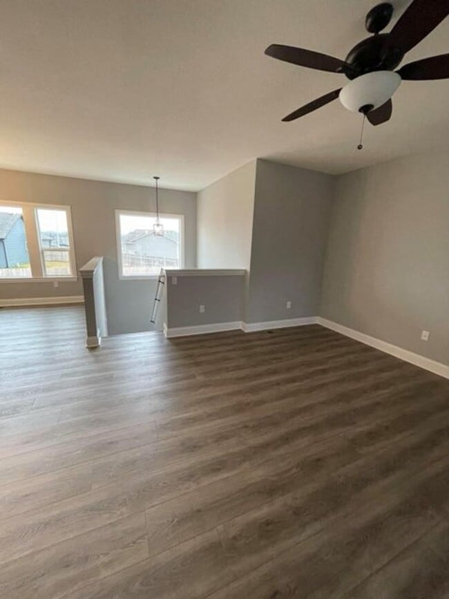 Building Photo - 3419 Laughlin St