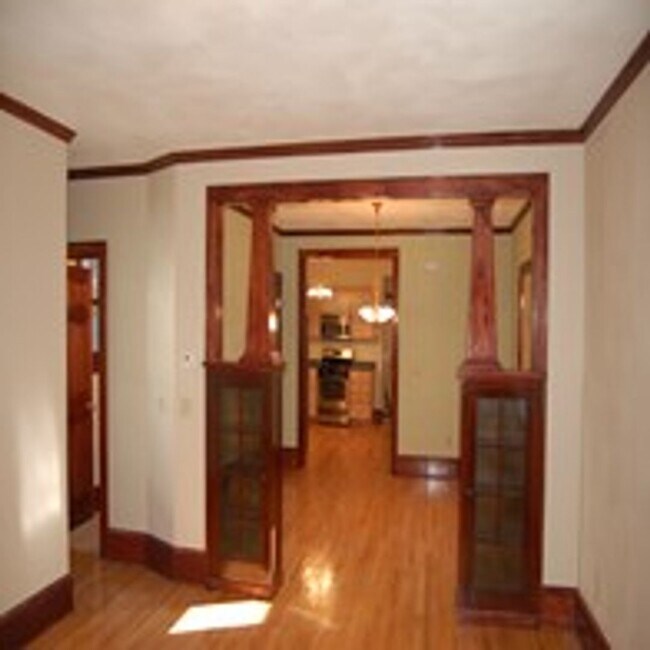 Building Photo - 209 N Few St
