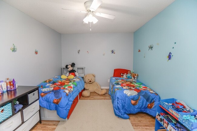 Building Photo - Modern Comfort in a Peaceful Setting – 4BR...