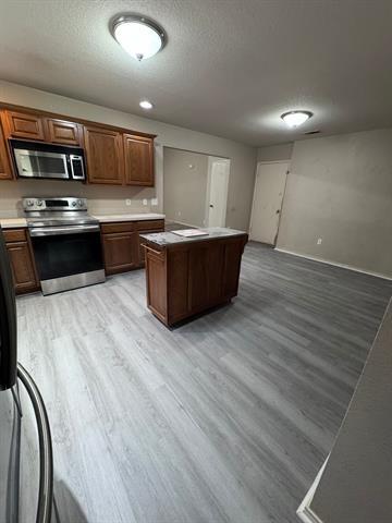 Building Photo - 8821 Stirrup Way