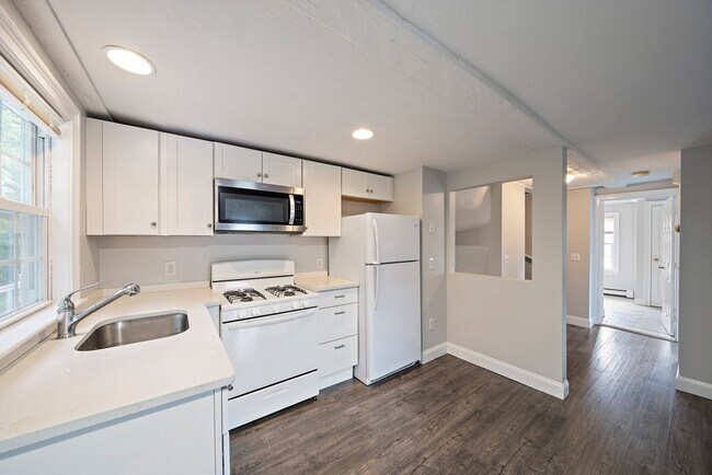Building Photo - 238 Neponset St