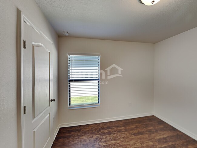 Building Photo - 1120 Brenton Leaf Dr