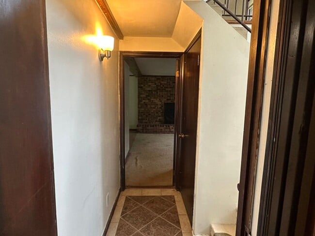 Building Photo - Rare 3BR/3BA Standalone Home Near VT Campus
