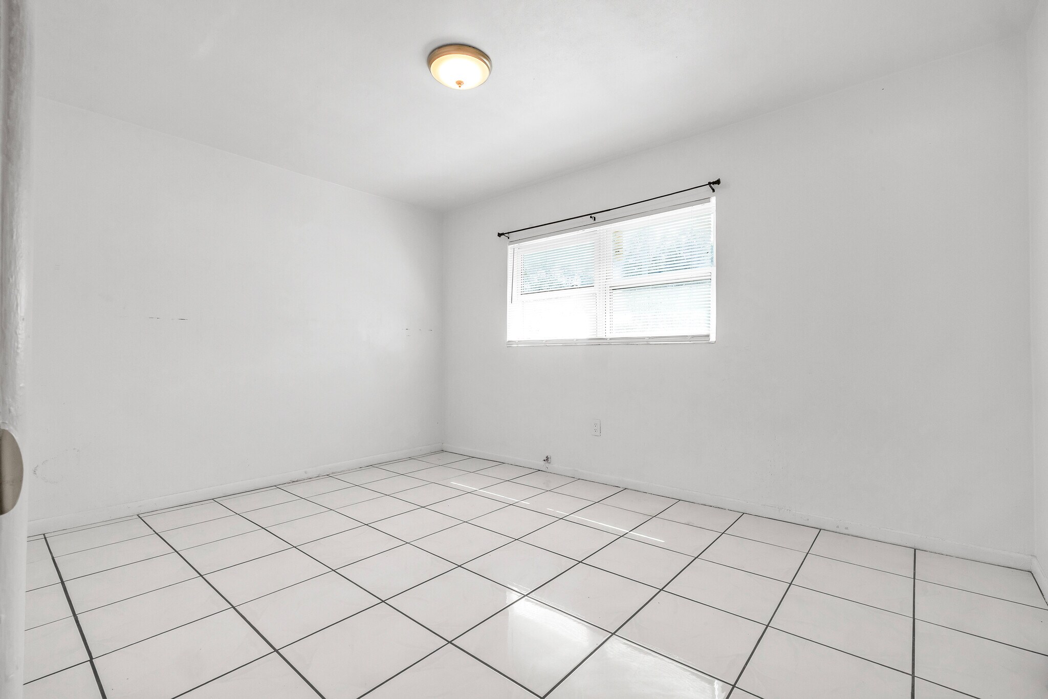 Building Photo - 311 N Arcadia Ave