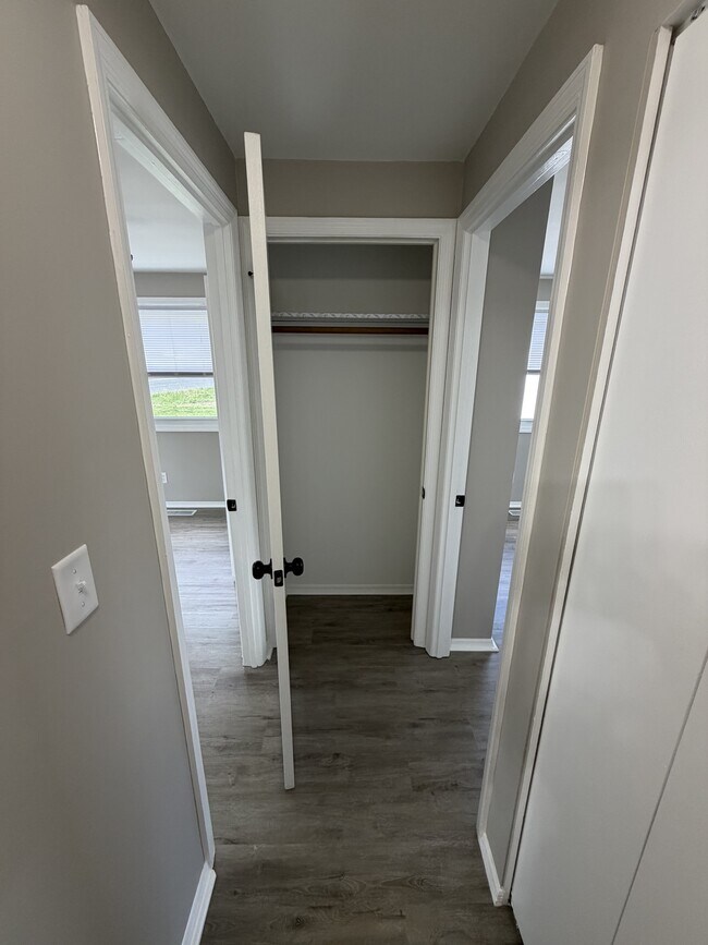 Building Photo - 2504 Campbell Dr