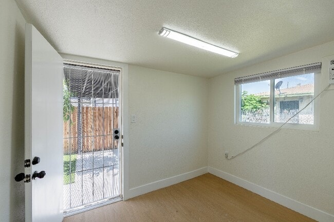 Building Photo - 1163 Spruce St W