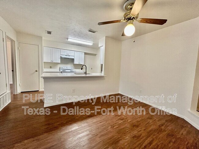 Building Photo - 1410 Birmingham Dr