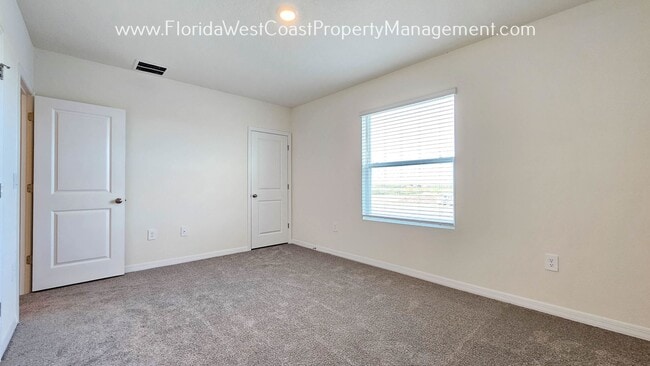 Building Photo - SPACIOUS STAR FARMS 3 BEDROOM/2.5 BATH TOWNHOME PRE-LEASING FOR APRIL 2026!