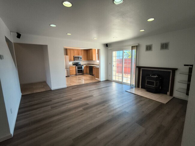Building Photo - Beautiful and Spacious Two Story 4 Bed/3 Bath Home For Rent In Hercules!!!