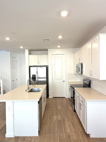 Building Photo - 1435 Song Lark Ln