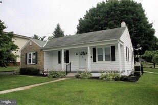 Building Photo - 17501 Gay St