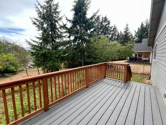 Building Photo - Modern 2022-Built Rambler on Private Lot with 2-Car Garage