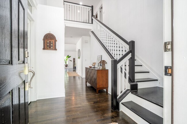 Building Photo - 7179 Fernridge Dr