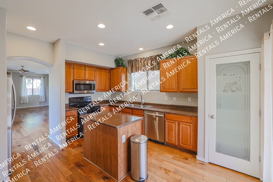 Building Photo - 7324 N 90th Ln