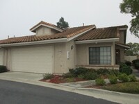Building Photo - Rancho Bernardo End Unit Townhome - 2 Bed - 2 Bath -2 Car Garage - Private Patio