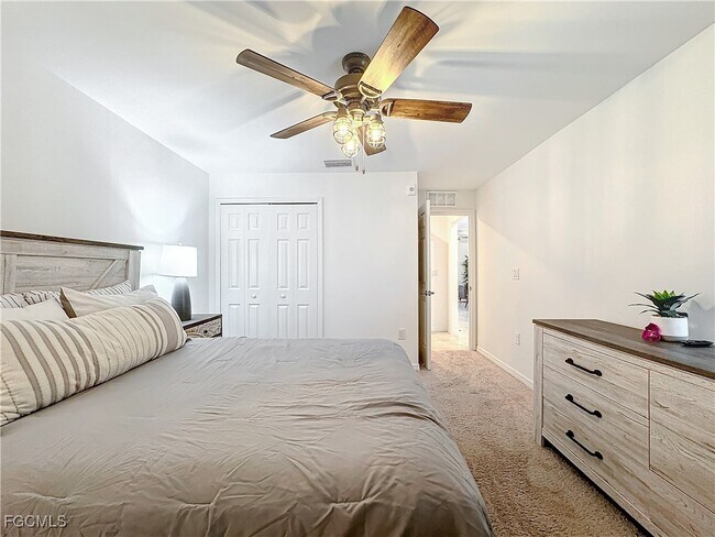 Building Photo - 15980 Grassland Ln