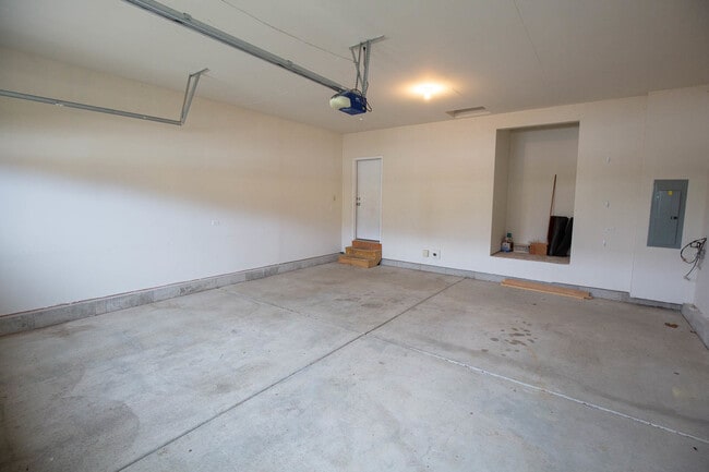 Building Photo - 14 Port Pl