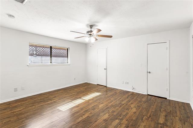 Building Photo - 2421 Maple Leaf Dr