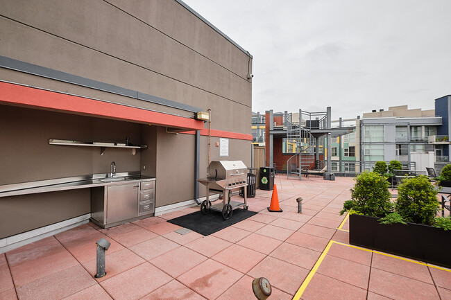 Building Photo - 2120 Vermont Ave NW