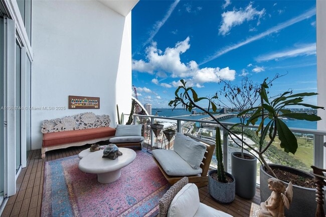 Building Photo - 1040 Biscayne Blvd