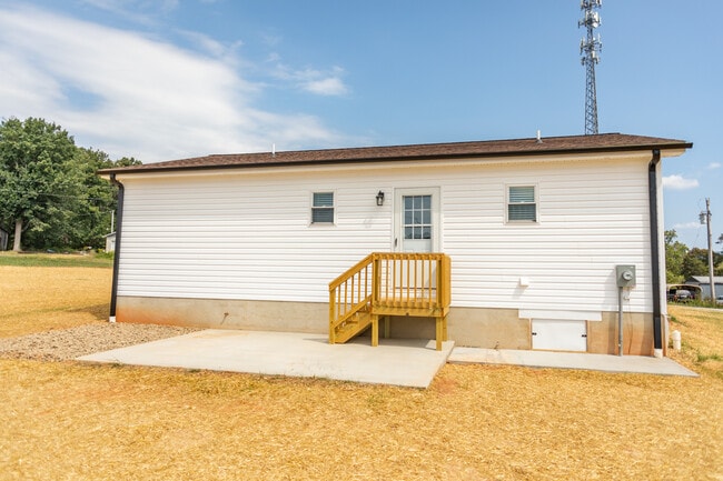 Building Photo - 5894 Fisher Davis Rd