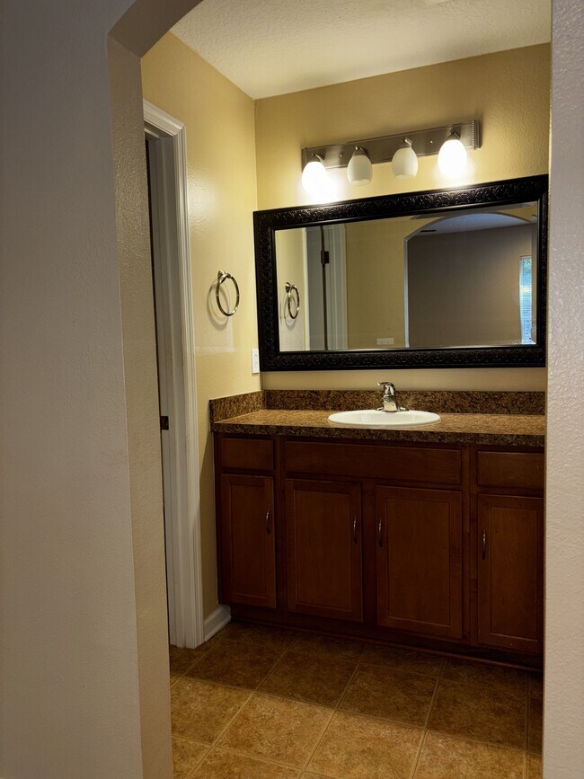 Building Photo - 6844 Misty View Dr