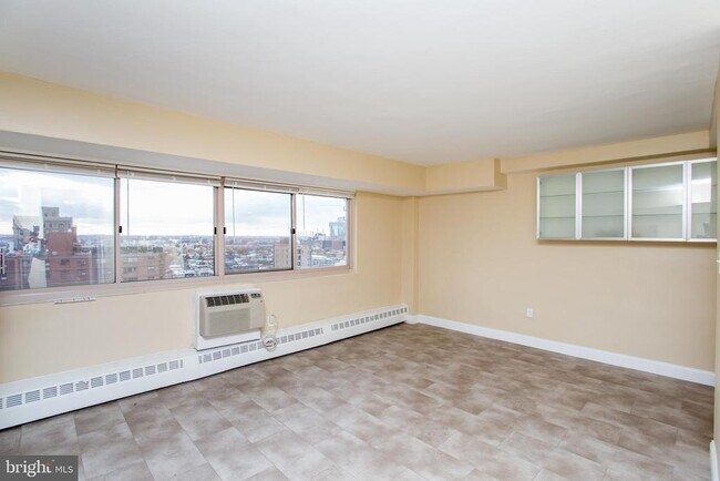 Building Photo - 2101 Chestnut St