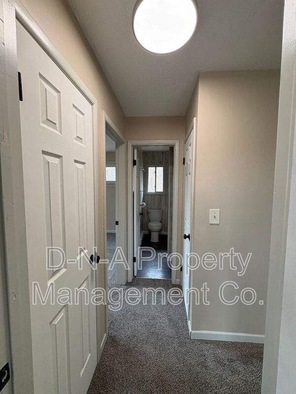 Building Photo - 219 Joy Glen