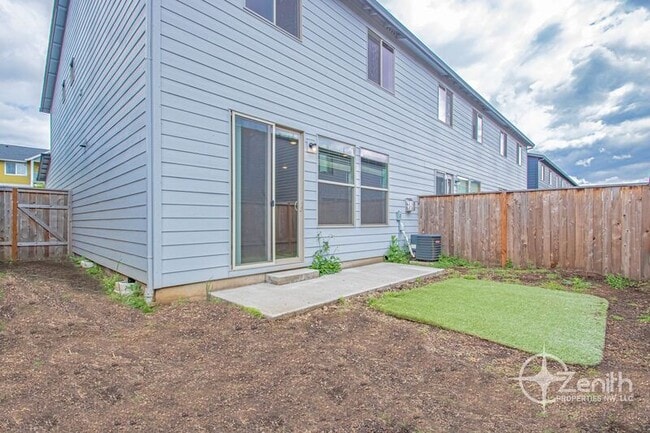 Building Photo - 12323 NE 116th Way