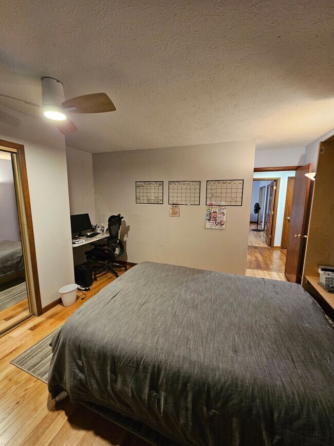 Building Photo - Remarkable 5 Bedroom Home For Rent in Mentor