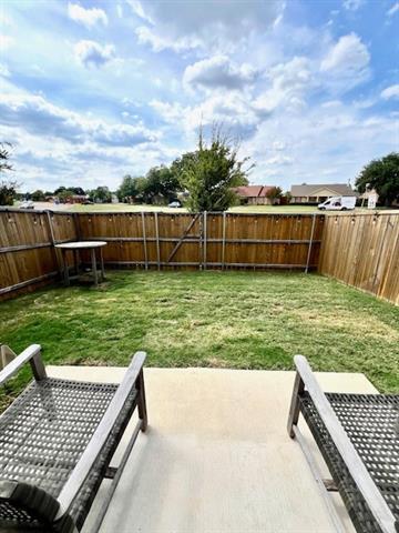 Building Photo - 5653 Woodlands Dr