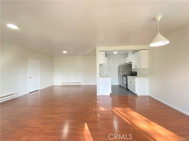 Building Photo - 322 Miraleste Dr