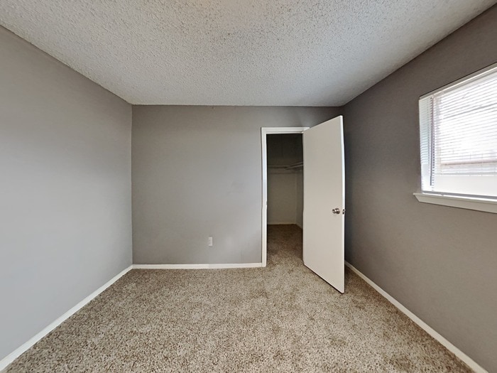Building Photo - 2238 Turtle Creek Dr