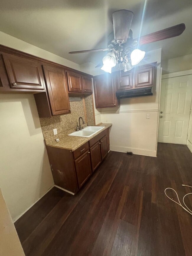 Building Photo - 16160 San Juan Dr