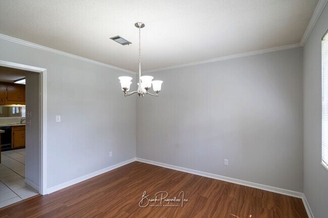 Building Photo - 6395 Duquesne Dr