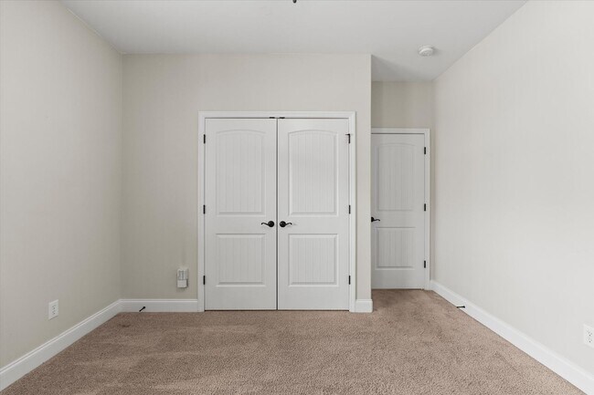 Building Photo - Fenced Yard! Storm Shelter! Conveniently l...
