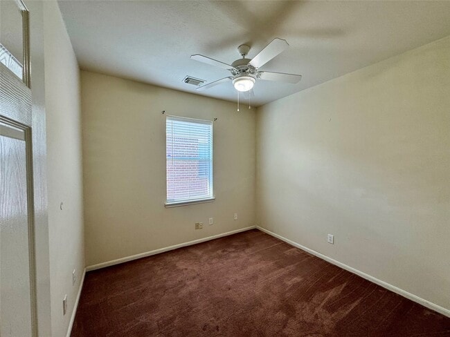 Building Photo - 12905 Meadow Springs Dr