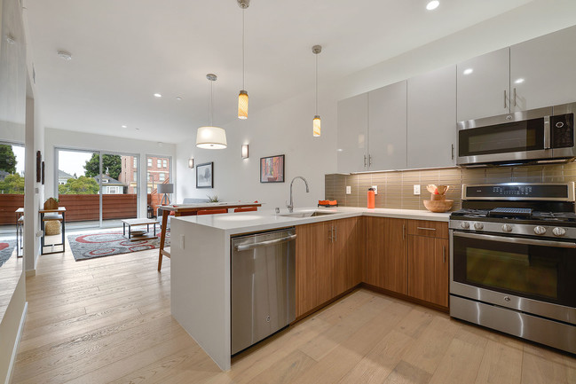 Kitchen - 528 Thomas L Berkley Way