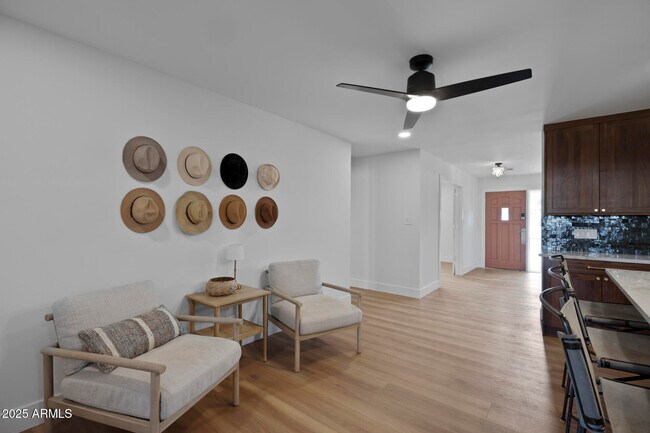 Building Photo - 10848 N 66th St