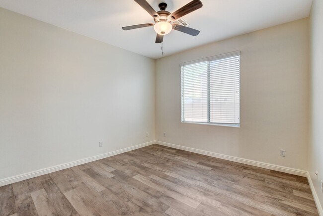 Building Photo - Single Family Home on 20k SQFT Lot in Gated Community