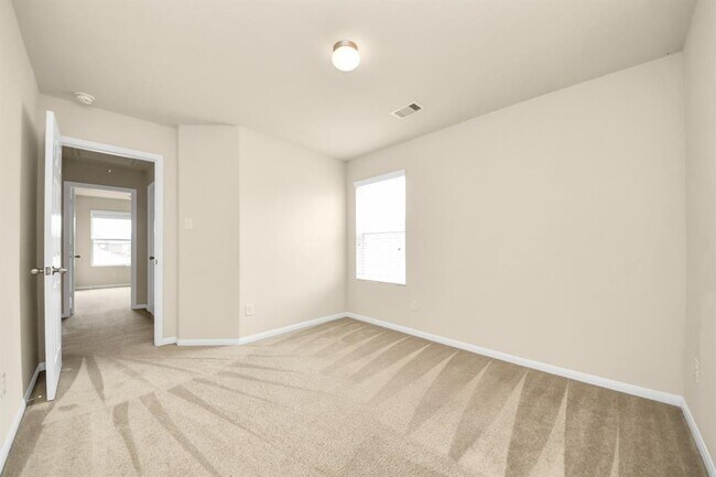 Building Photo - 9914 Swallow Dr