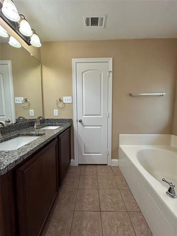 Building Photo - 5865 Fir Tree Ln