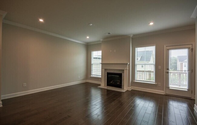 Building Photo - 845 Atwood Ln