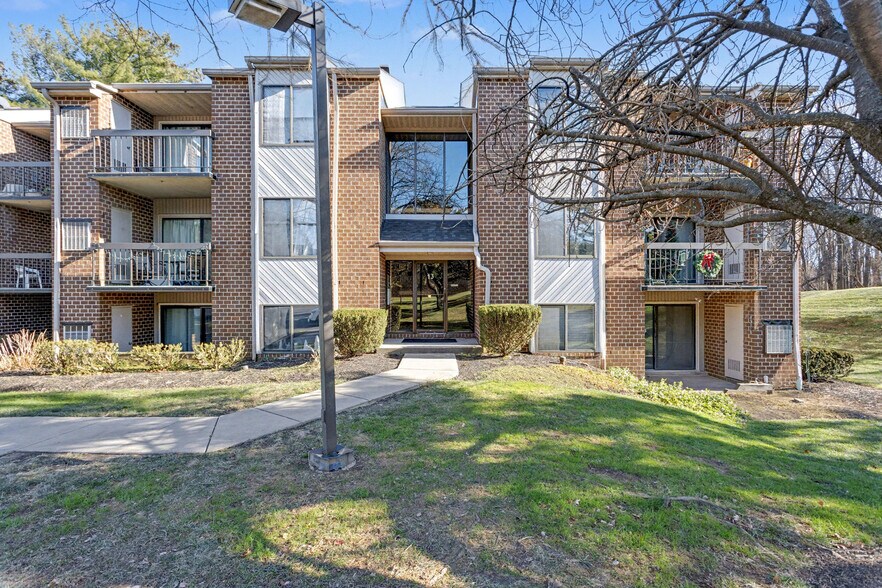 Building Photo - 13 Mullingar Ct