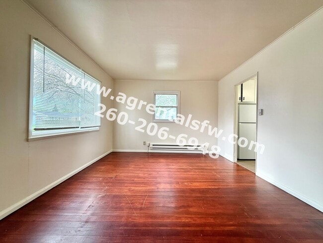 Building Photo - 2 Bedroom House