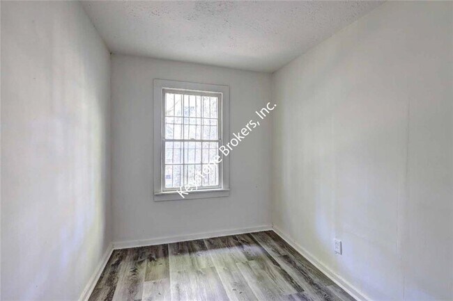 Building Photo - 760 Magnolia Dr