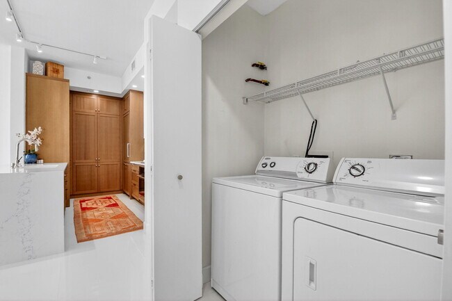 Building Photo - 550 Okeechobee Blvd